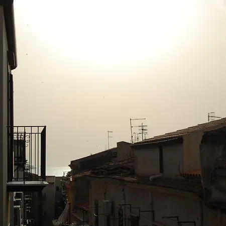 Casa Zaffiro تْشيفالو